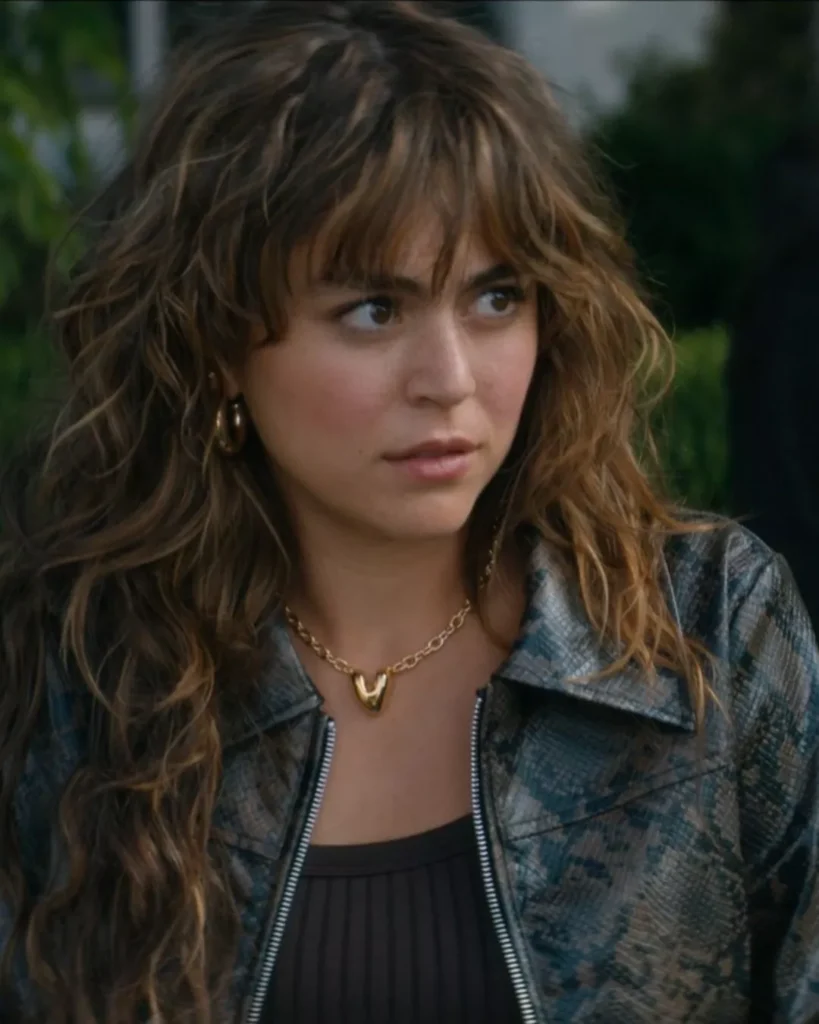 Allie's Gold Heart Necklace on Off Campus S01E04