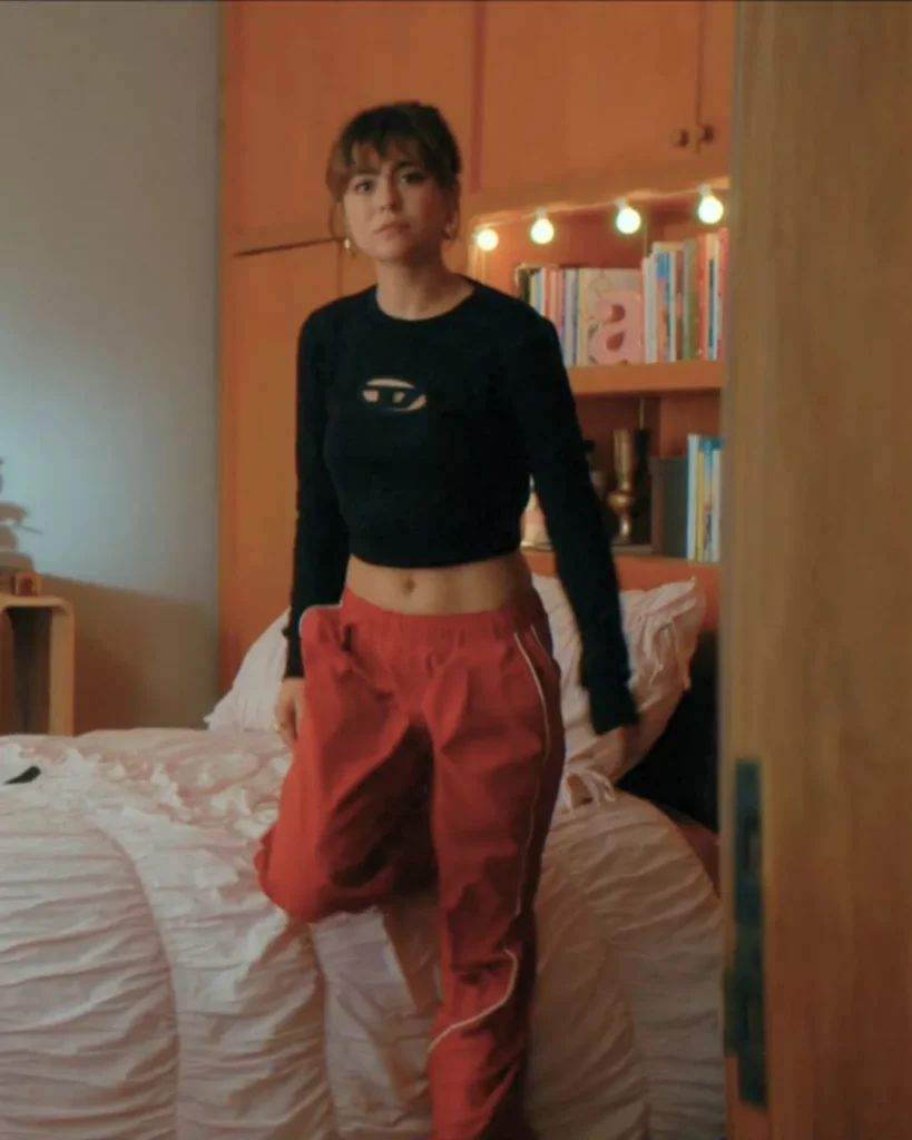 Allie's Red Pants on Off Campus S01E08