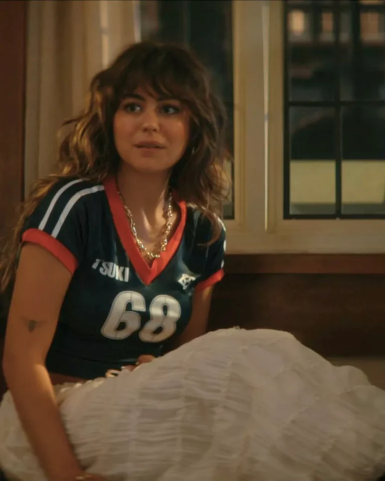Allie's White Maxi Skirt on Off Campus S01E08