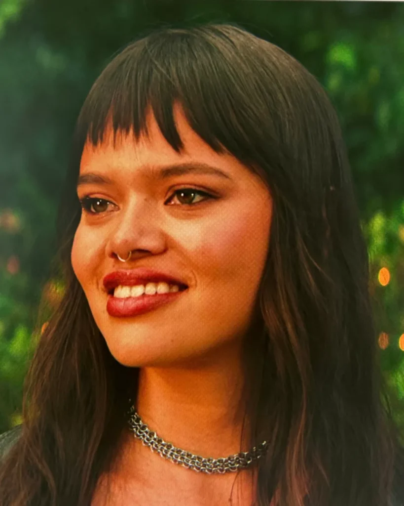 Amber's Chainmail Choker on Cape Fear S01E03