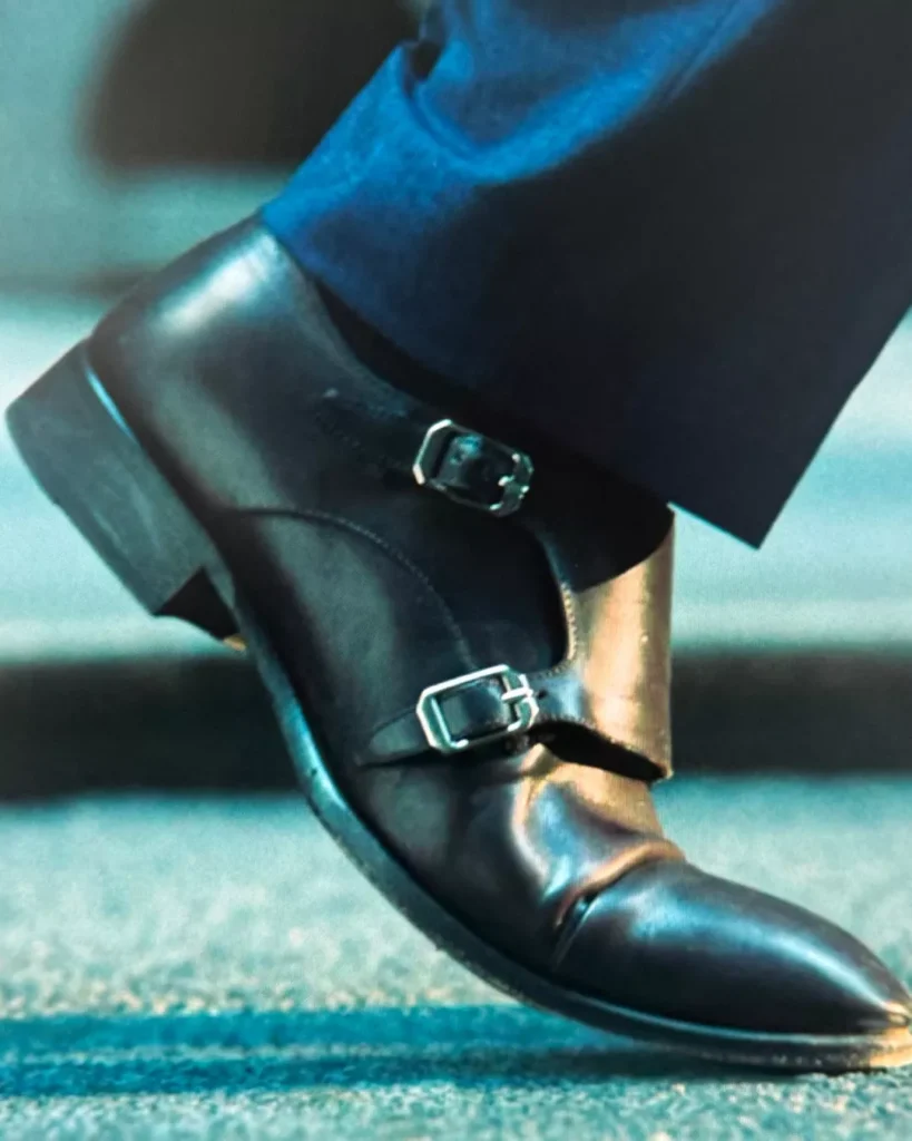 Black Shoes on Your Friends & Neighbors S01E02