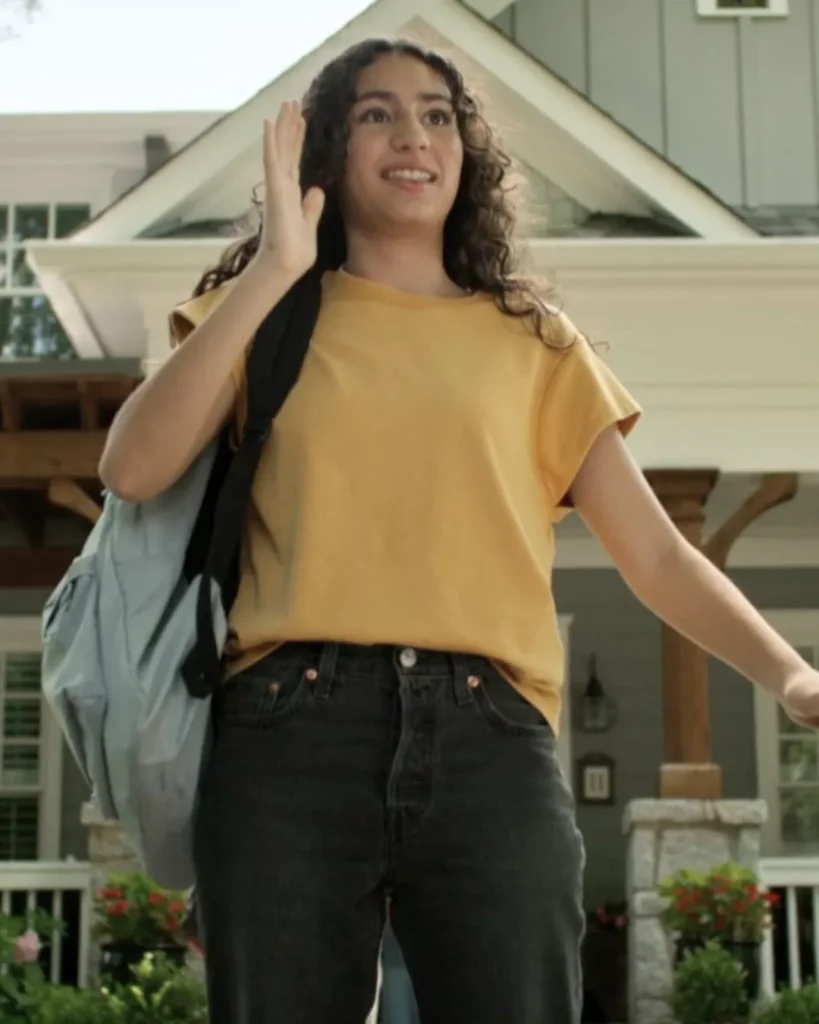 Casey's Yellow Tee on It's Not Like That S01E01