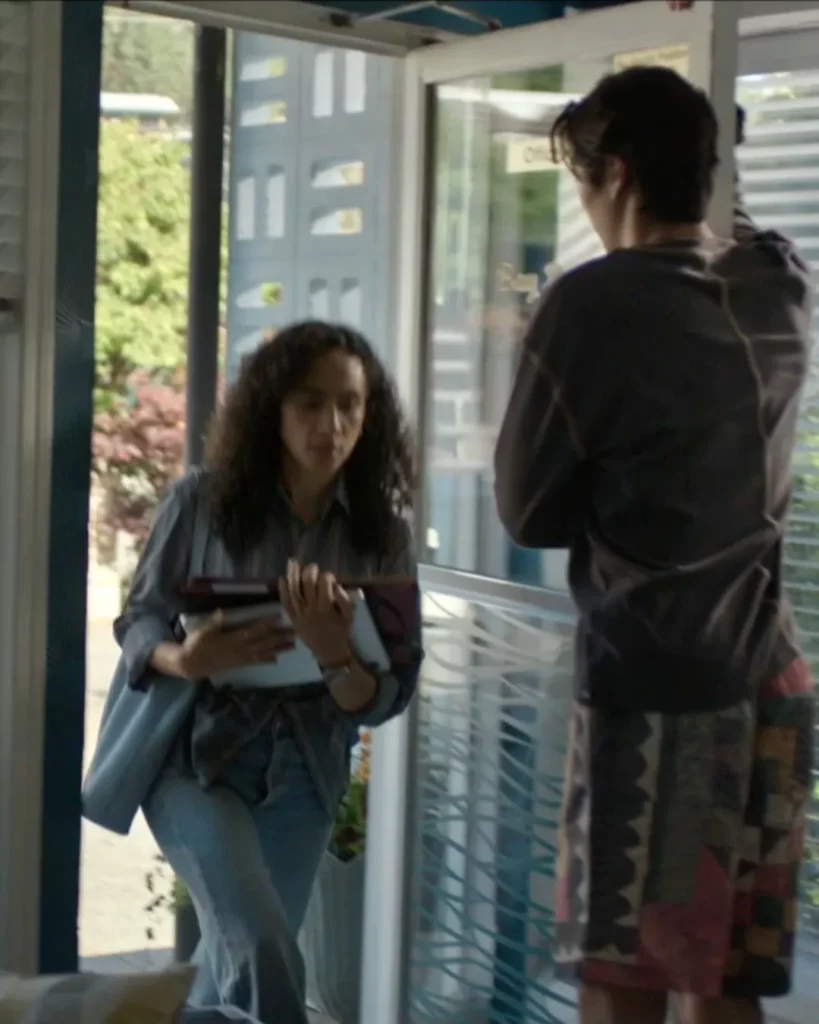 Chantal's Blue Purse on Every Year After S01E02