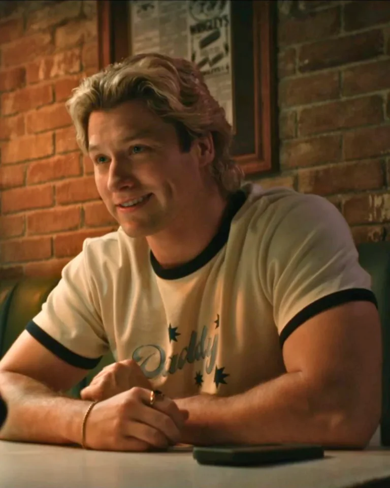 Dean's Daddy Tee on Off Campus S01E08