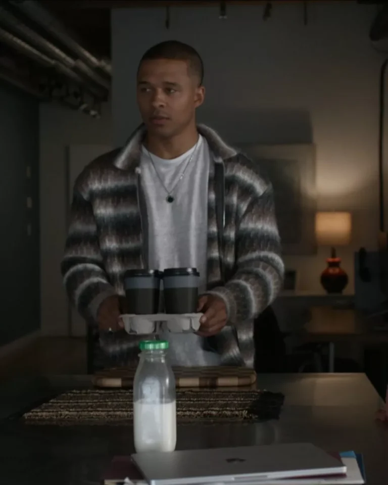 Drew's Abstract Sweater on Every Year After S01E01