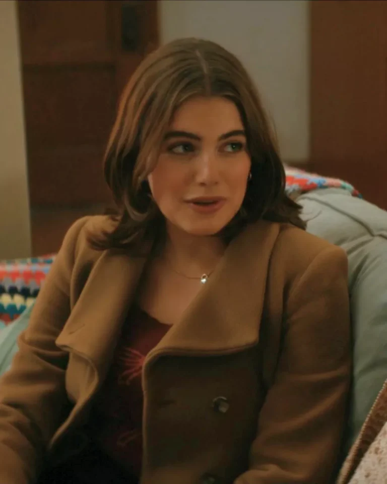 Hannah's Red Bow Top on Off Campus S01E08
