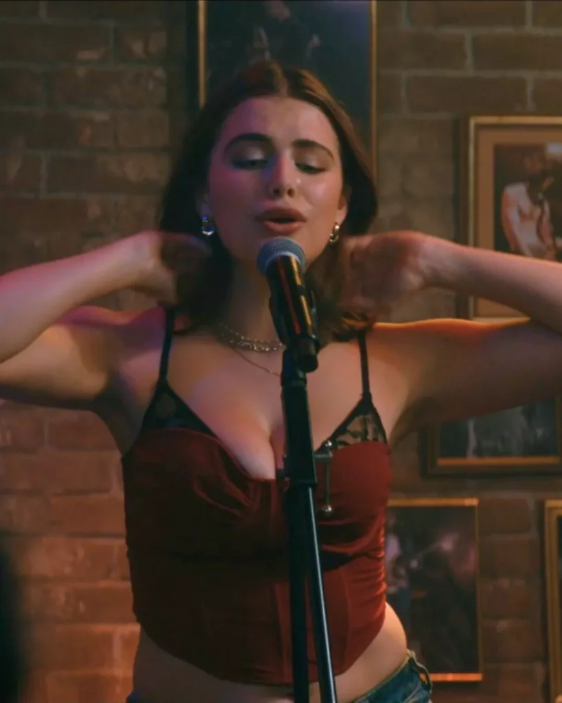 Hannah's Red Corset on Off Campus S01E03