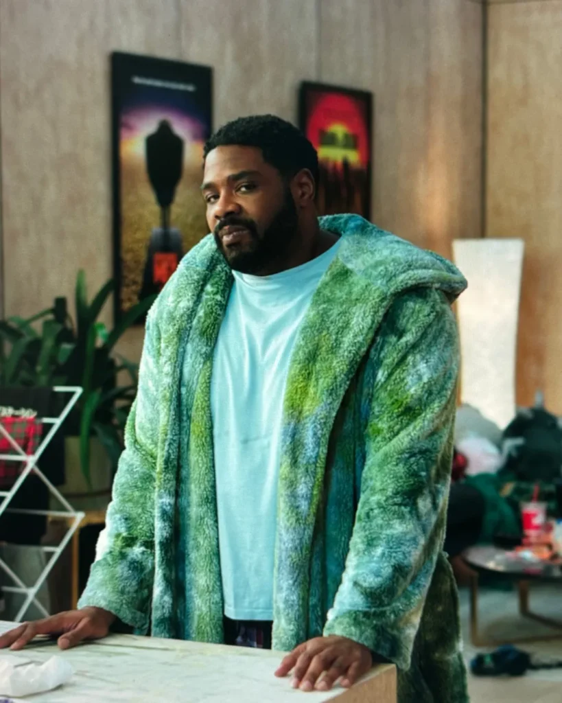 Howard's Green Tie Dye Robe on Apple TV+ Loot Season 2 Episode 1