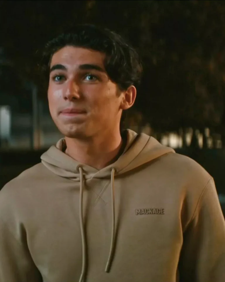 Hunter's Mackage Sweatshirt on Off Campus S01E08