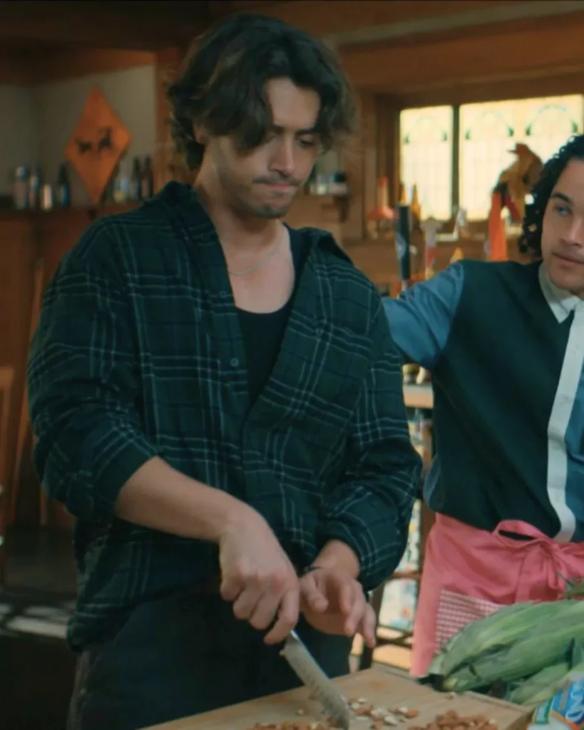 John's Plaid Shirt on Off Campus S01E05