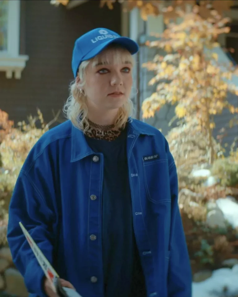 Jules' Blue Shirt on Off Campus S01E08