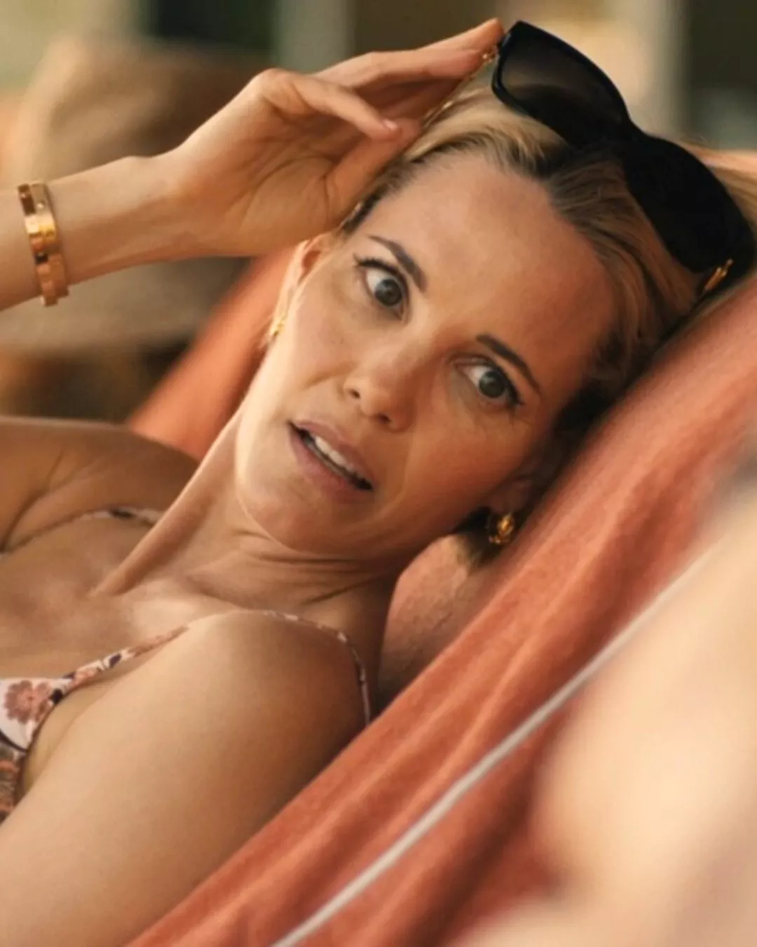 Kate's black sunglasses