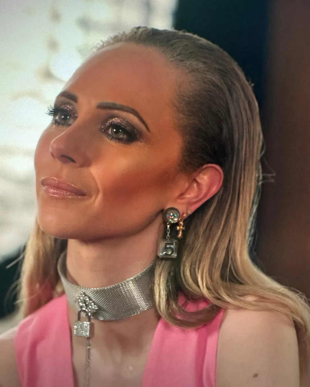 Keeley's silver choker necklace and earrings