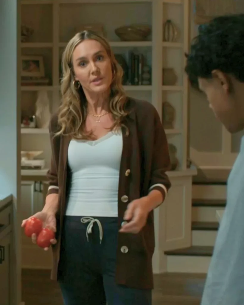 Lori's Brown Cardigan on It's Not Like That S01E01