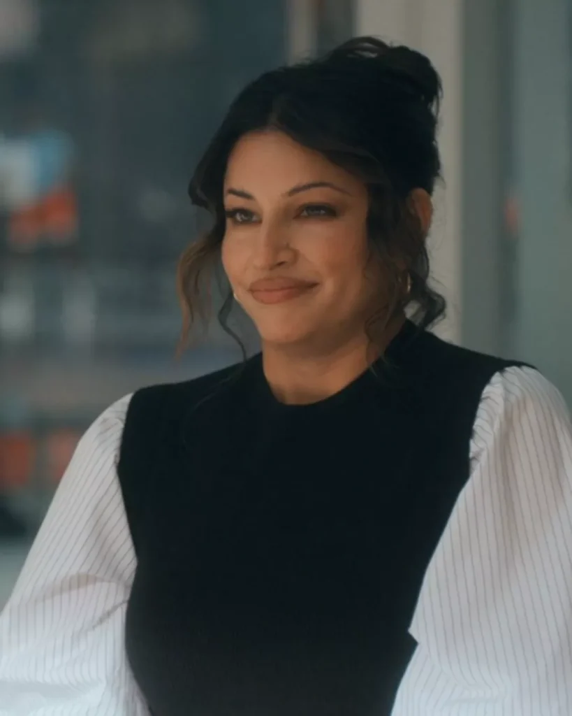 Mixed Media Top on Running Point S02E02