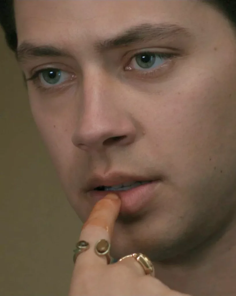 Percy's Dual Stone Ring on Every Year After S01E05