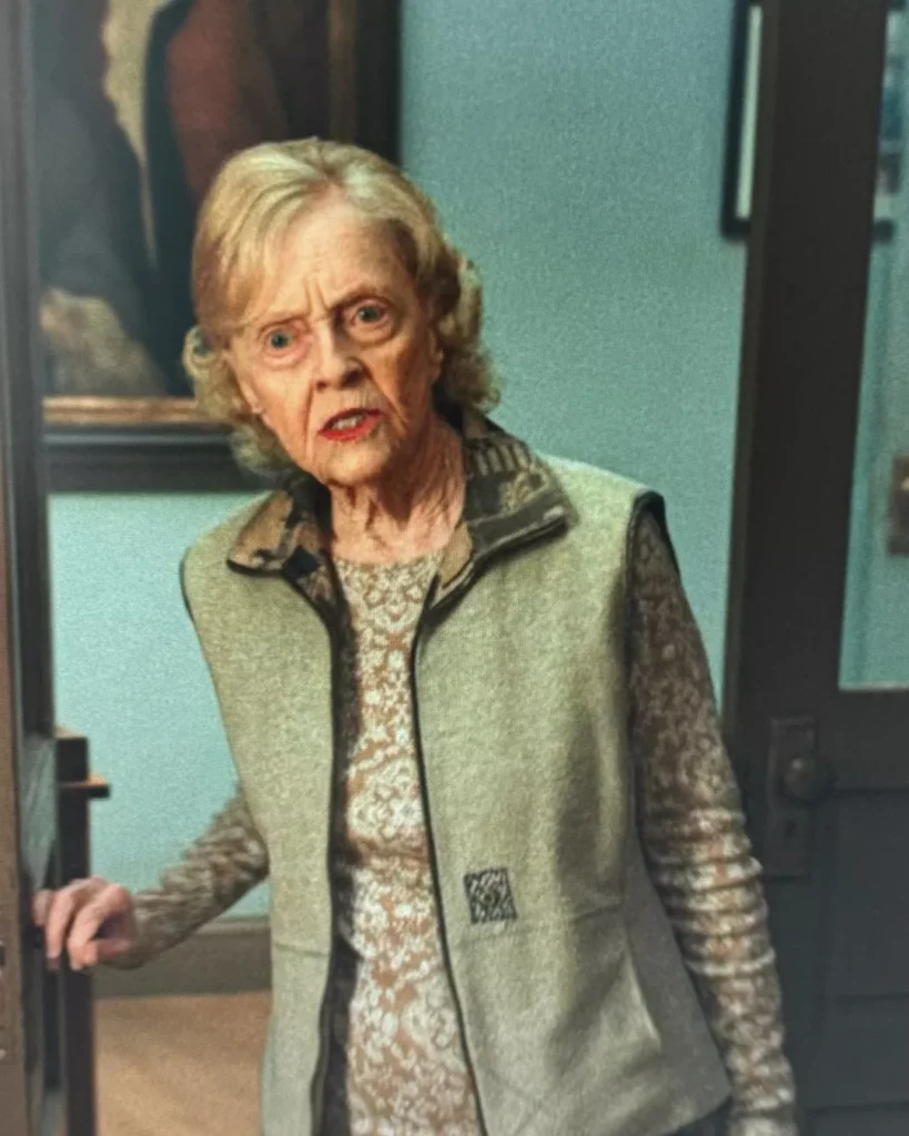 Ruth's Reversible Vest on Widow's Bay S01E08