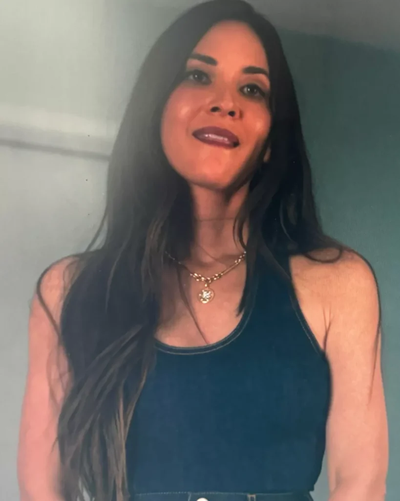 Samantha's Denim Bodysuit on Your Friends & Neighbors S01E05