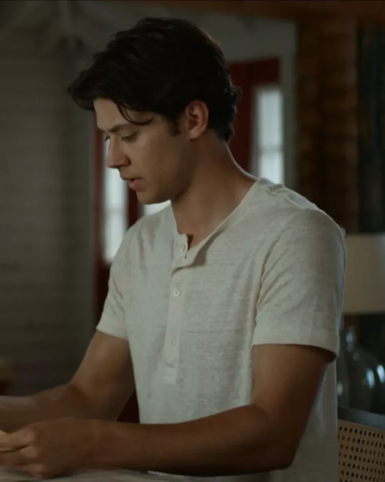 Sam's White Tee on Every Year After S01E01