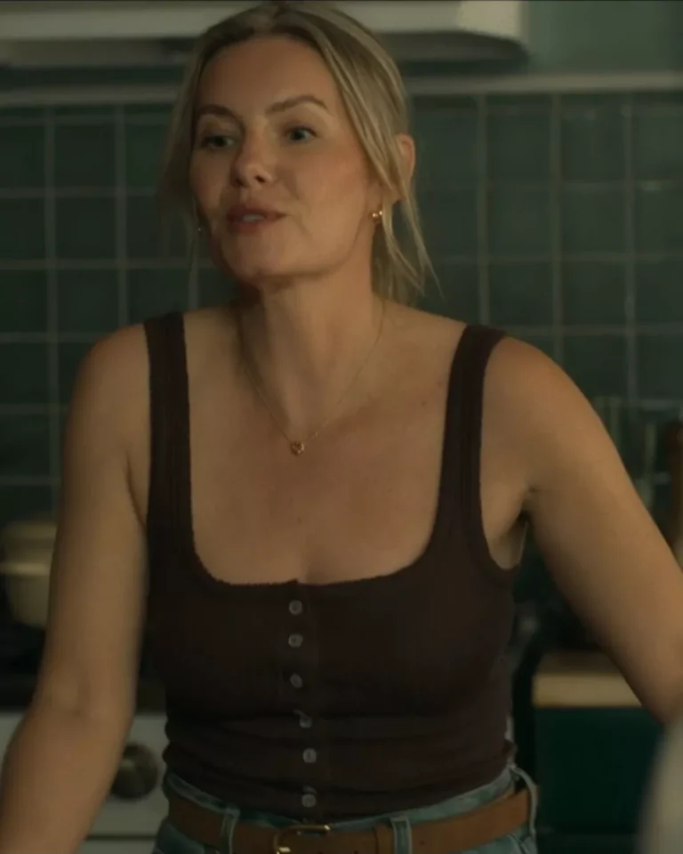 Sue's Brown Tank Top on Every Year After S01E01