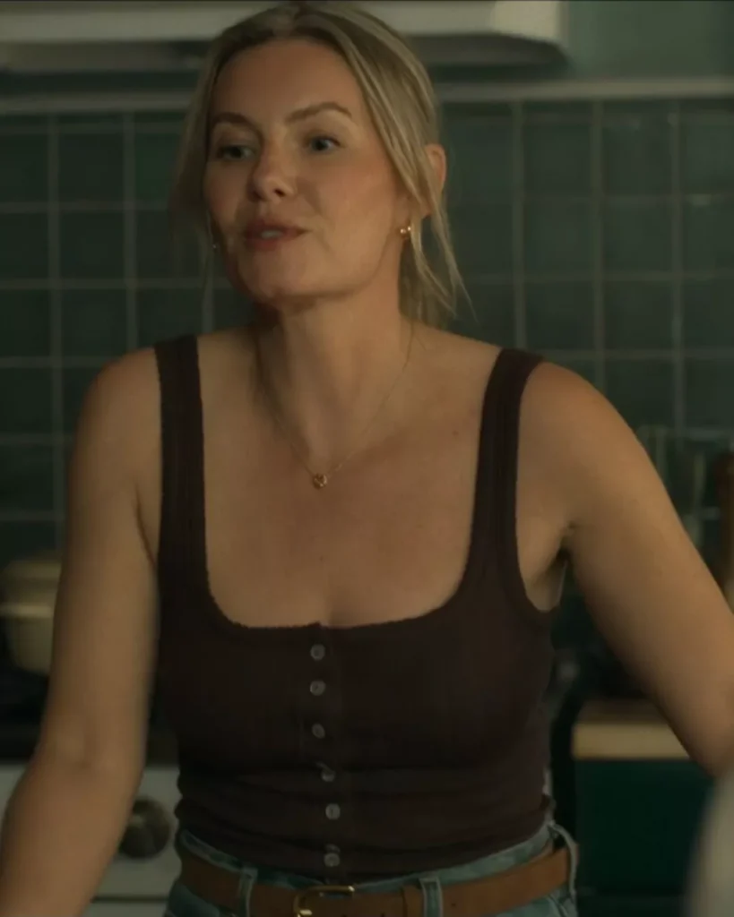 Sue's Brown Tank Top on Every Year After S01E01