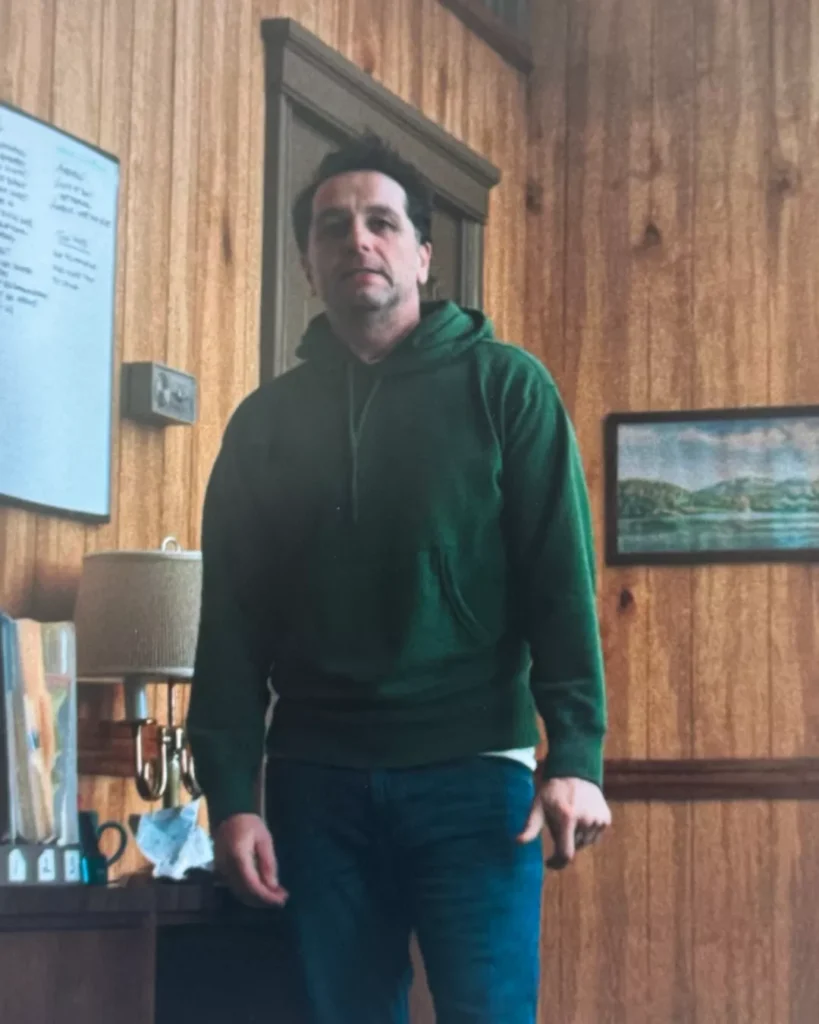 Tom's Green Hoodie on Widow's Bay S01E09
